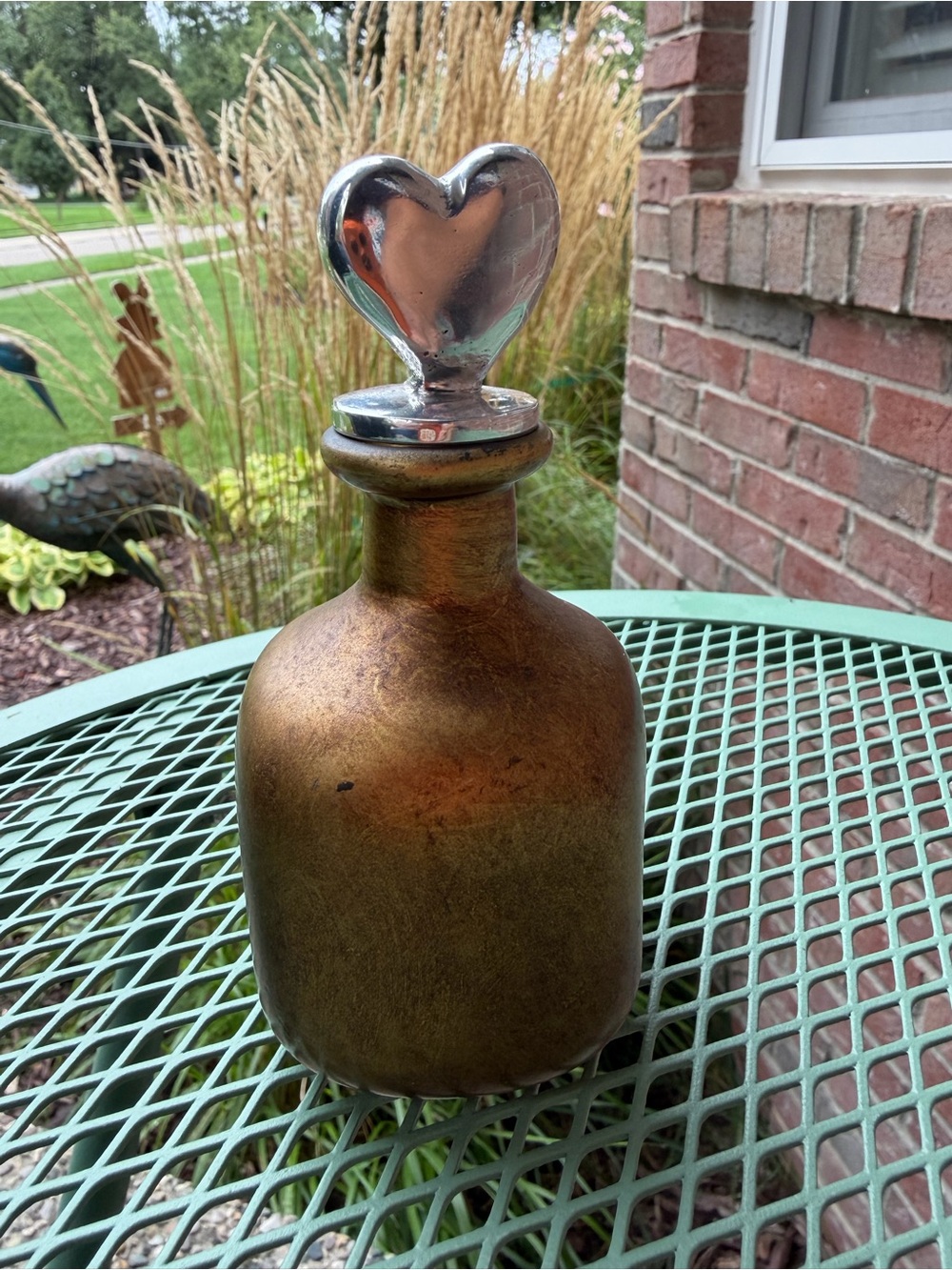 Vintage Metallic Decorative Glass Bottle Heart Stopper